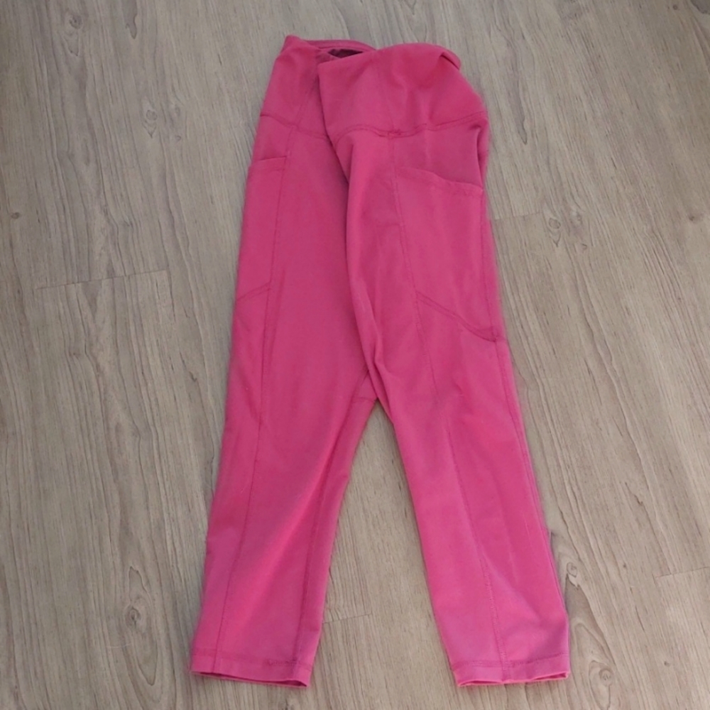 Barbie pink Capri yoga pant